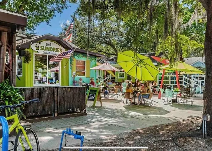 In The Center Of Gulfport, Min Away From The Beach!