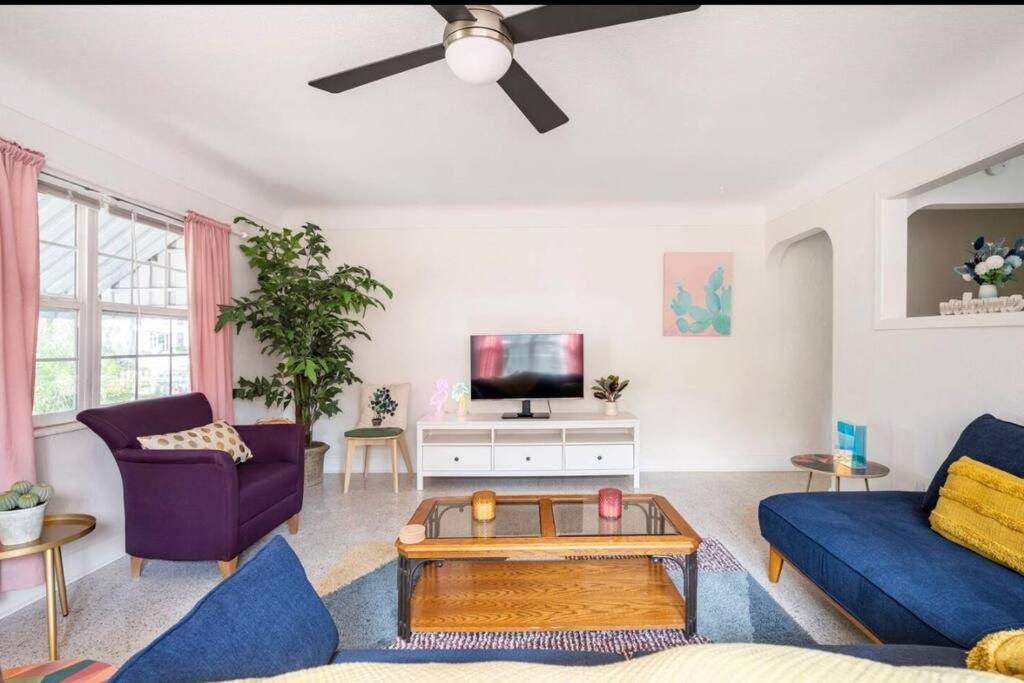 In The Center Of Gulfport, Min Away From The Beach! Holiday home *