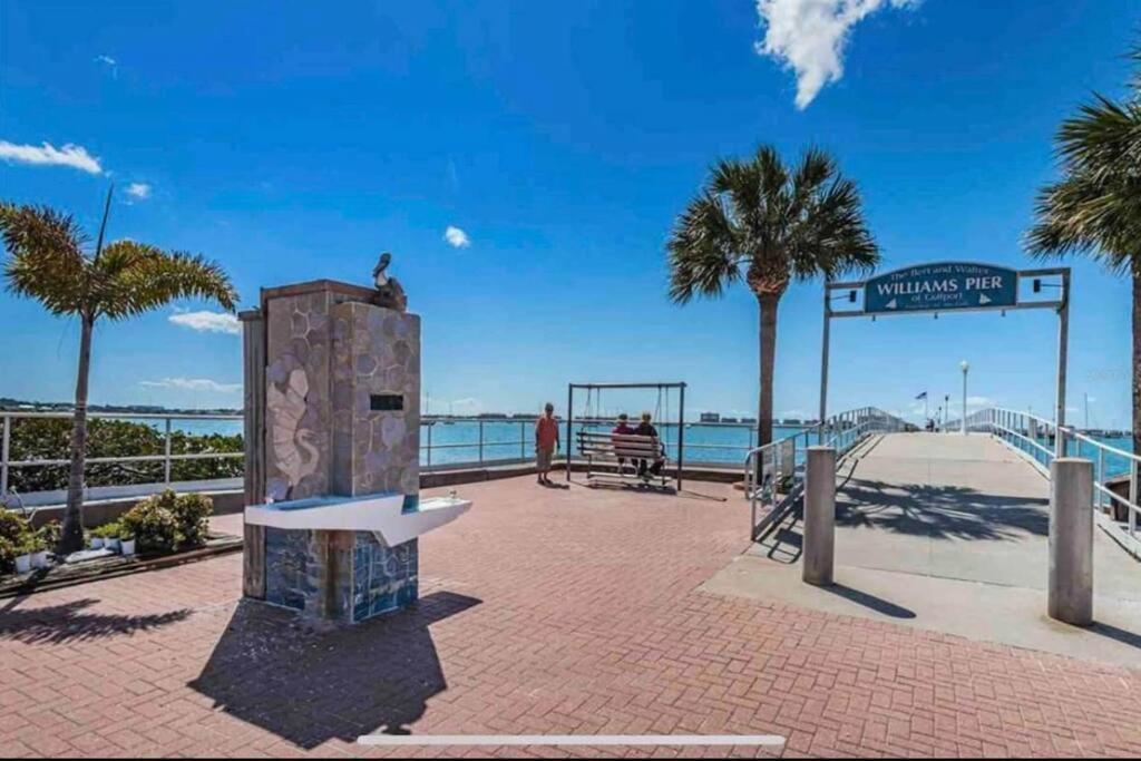 Holiday home In The Center Of Gulfport, Min Away From The Beach!