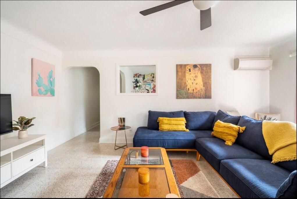 In The Center Of Gulfport, Min Away From The Beach! Holiday home